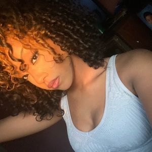 Meet your Posher, Sabraiya